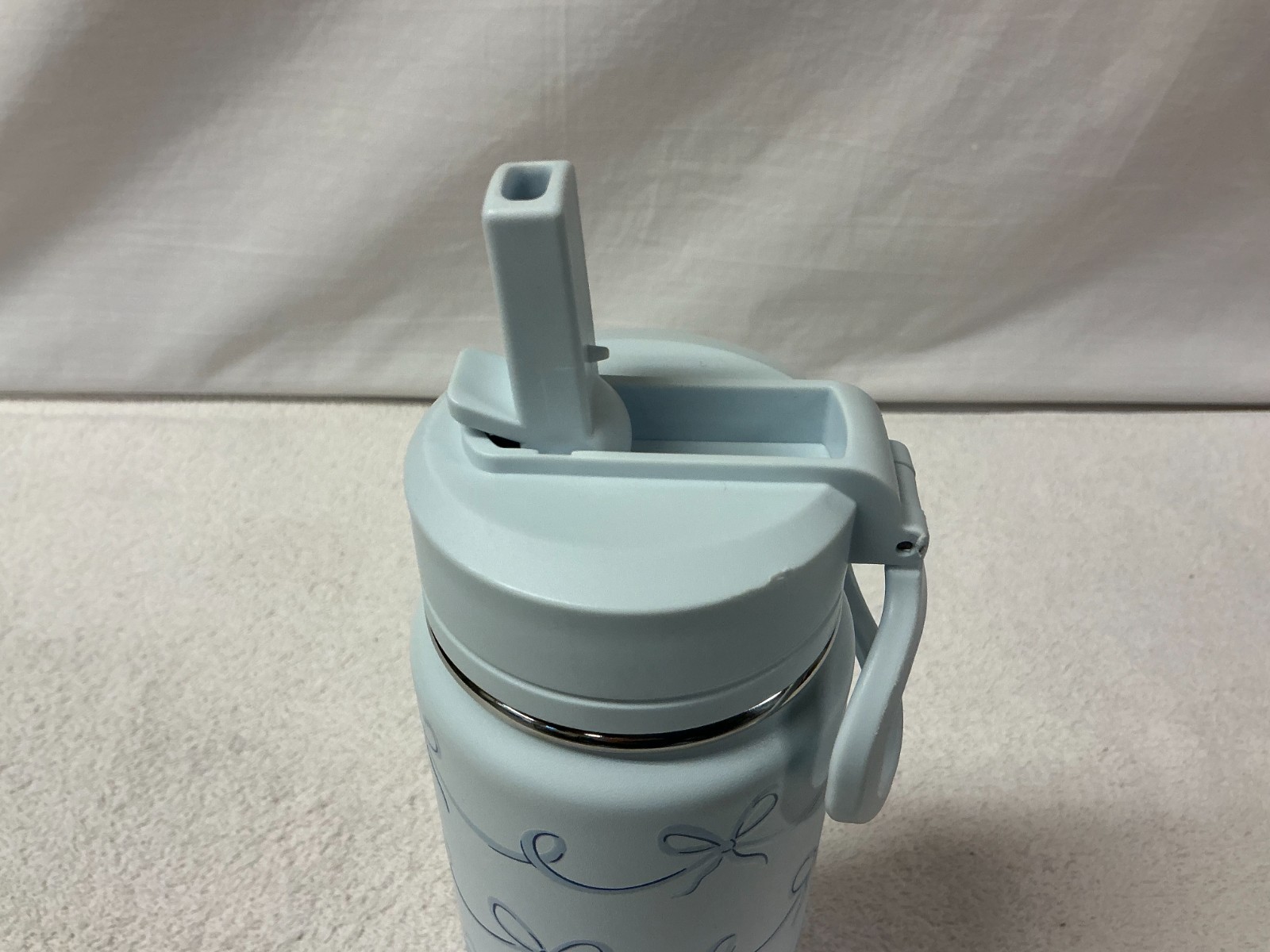 HydraPeak Blue Ribbon&Bows 20oz Water Bottle with Lid and Straw