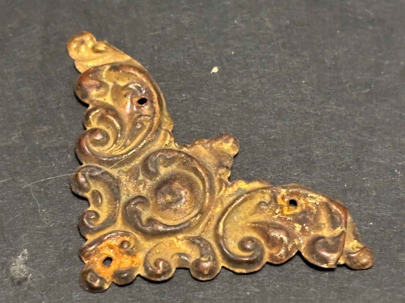 4 Decorative Antique Pressed Brass CORNERS Embossed Picture Frame Embelishments