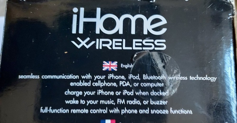 iHome iP47 Docking Station For iPhone/iPod **DOES NOT INCLUDE AC ADAPTER **