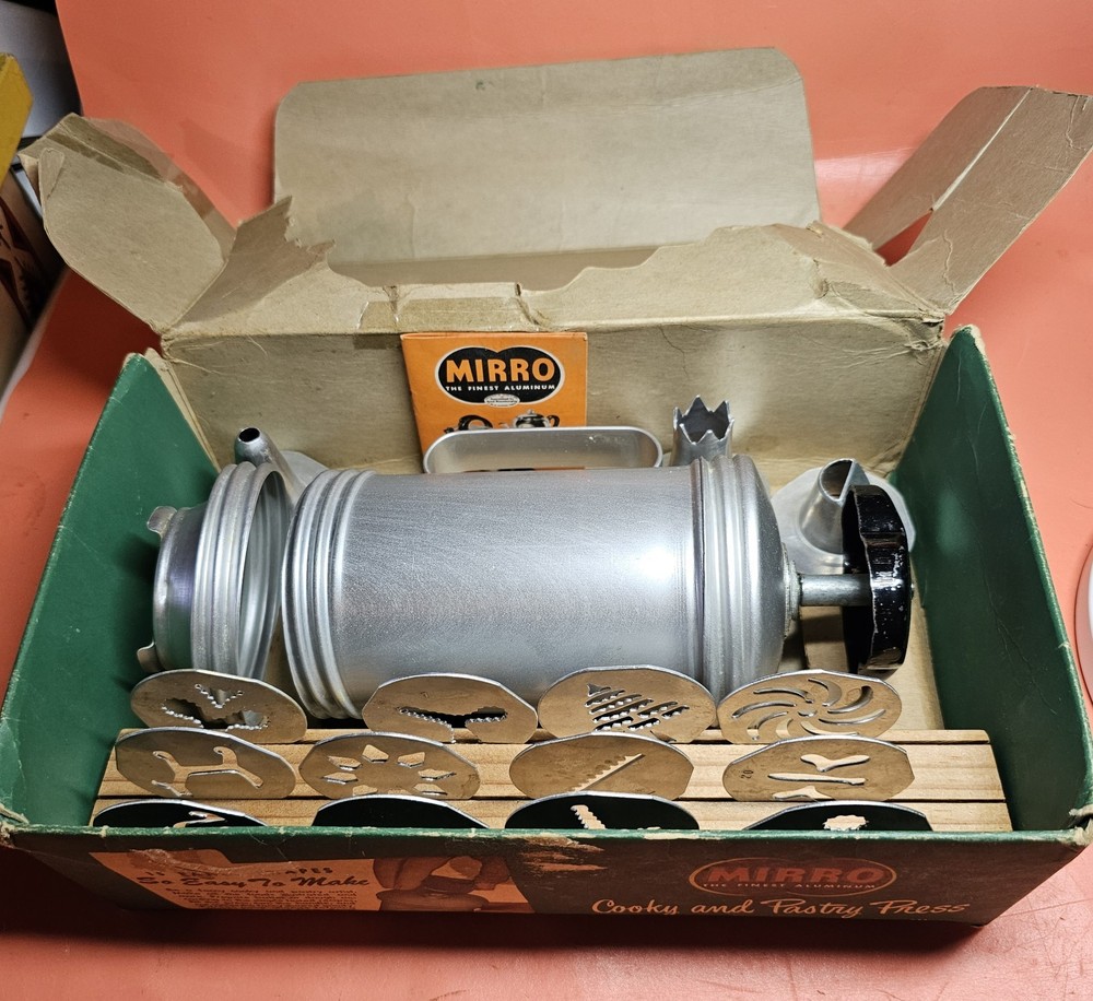 Vintage Mirro Cookie Pastry Press Set