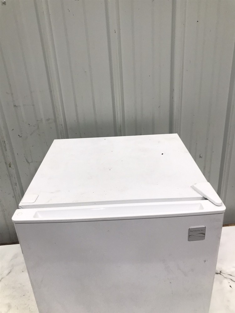 Kenmore mini fridge refrigerator