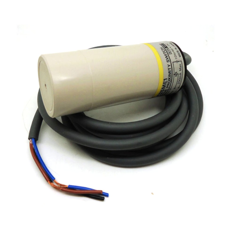 Brand New Omron E2K-C25ME1 E2KC25ME1 Capacitive Proximity Switch Sensor Detector