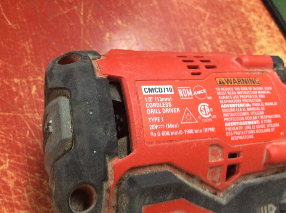 CRAFTSMAN DRILL WITH BATTERY CMCD710 GOOD CONDITION