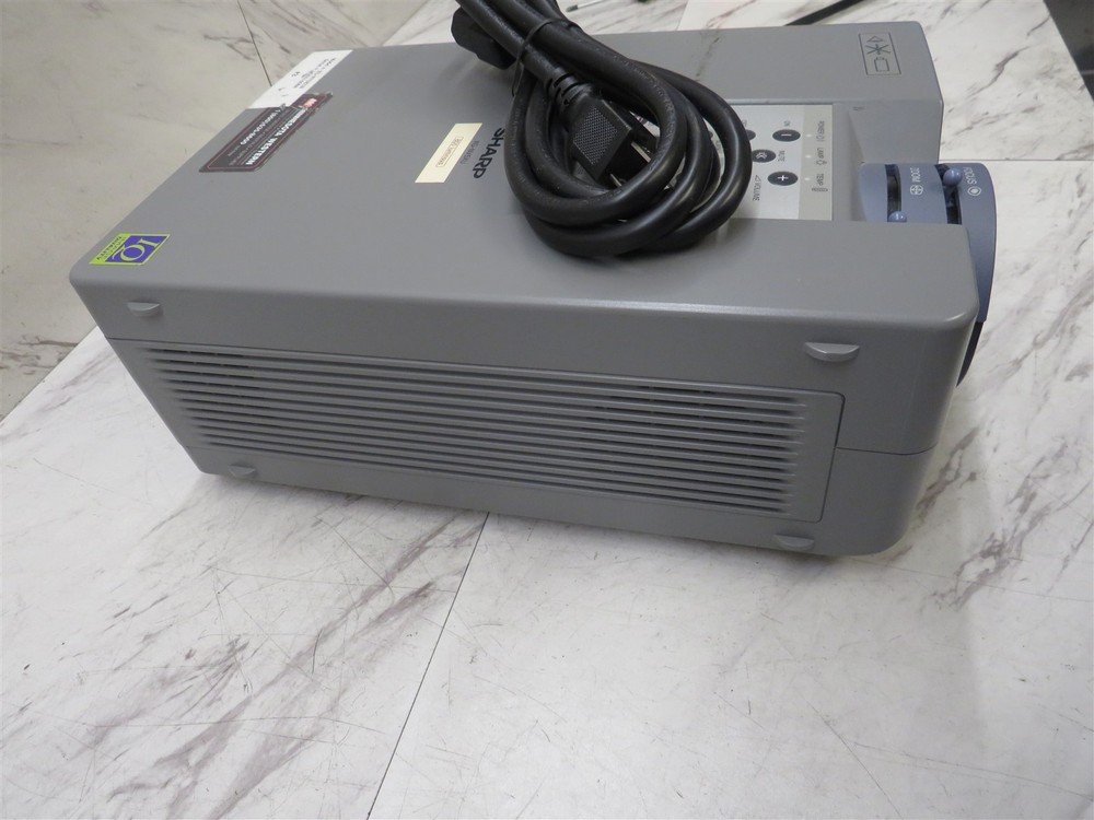 Sharp Notevision LCD Projector XG-NV5XU 1090 Lamp Hours