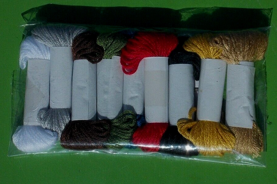 SINGER POLYESTER HAND SEWING THREAD AND NEDDLE KIT 9 MINI COLOR SPOOLS