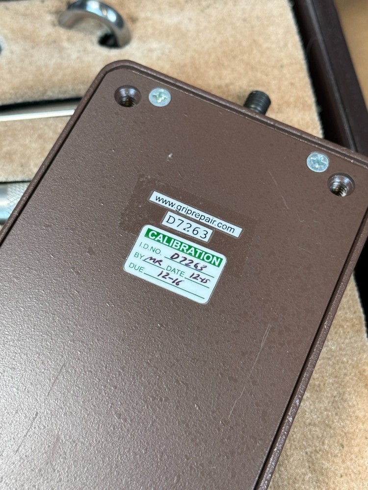 Vintage CHATILLON DPPH-250 Push Pull Force Gauge with Attachments and Case