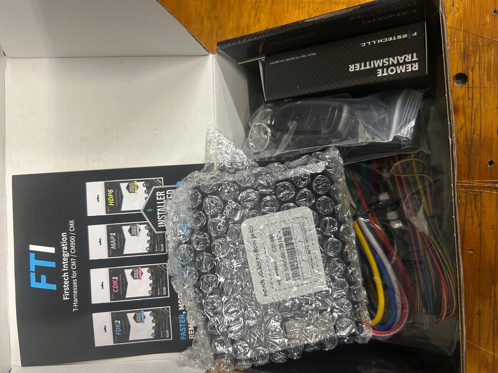 Compustar CS5300-S All-in-One 2-Way Remote Start Bundle 3000′ Max Range