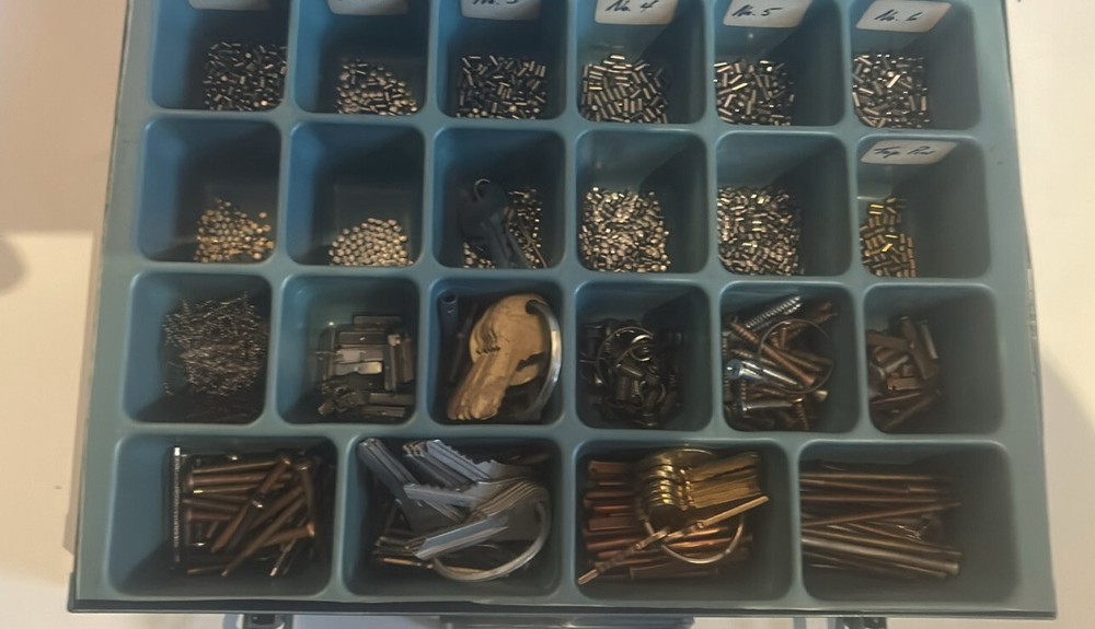 Kwikset  Combination Service And Keying Set