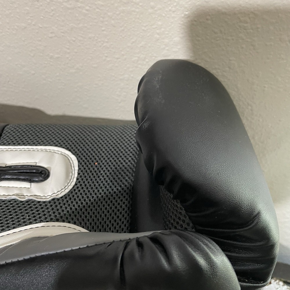 Everlast 16 oz Boxing Glove Right Hand Only Evershield Black Replacement