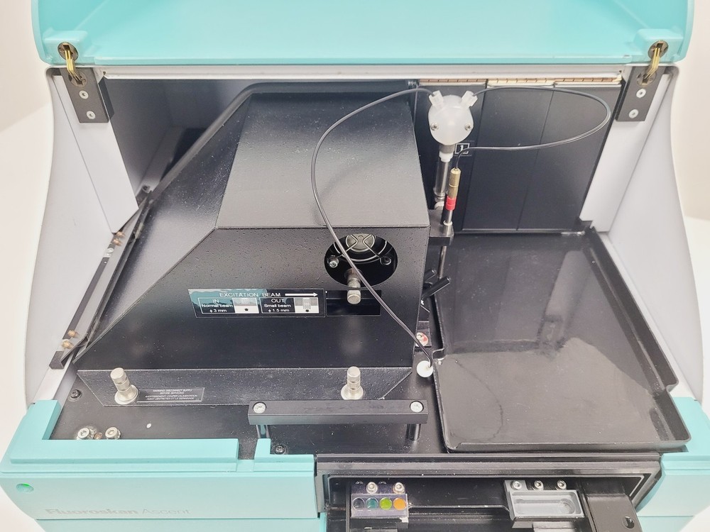 Thermo Scientific Fluoroskan Ascent 374 Microplate Reader Lab