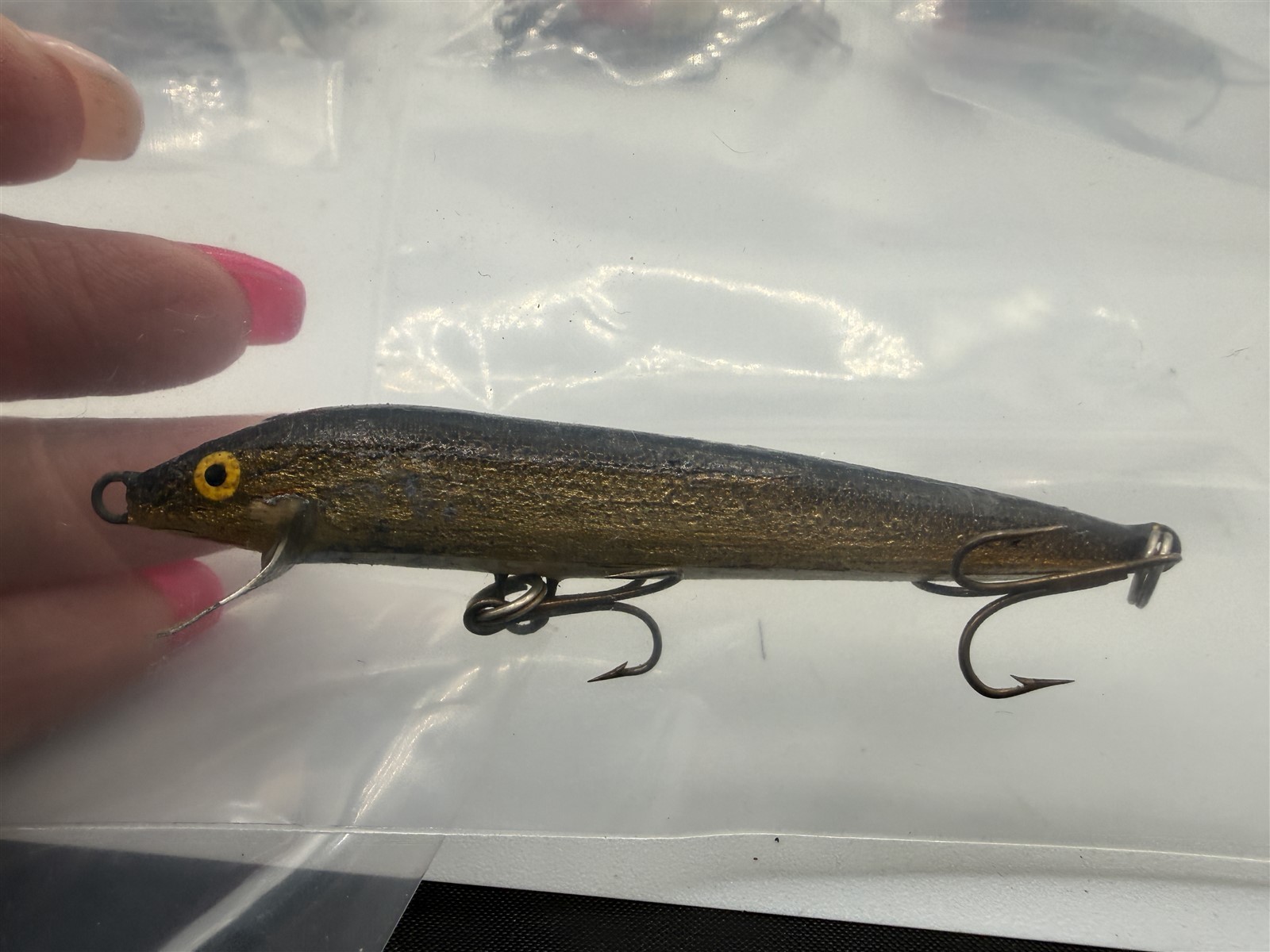 VINTAGE WOOD & PLASTIC FISHING LURE LOT OF 23