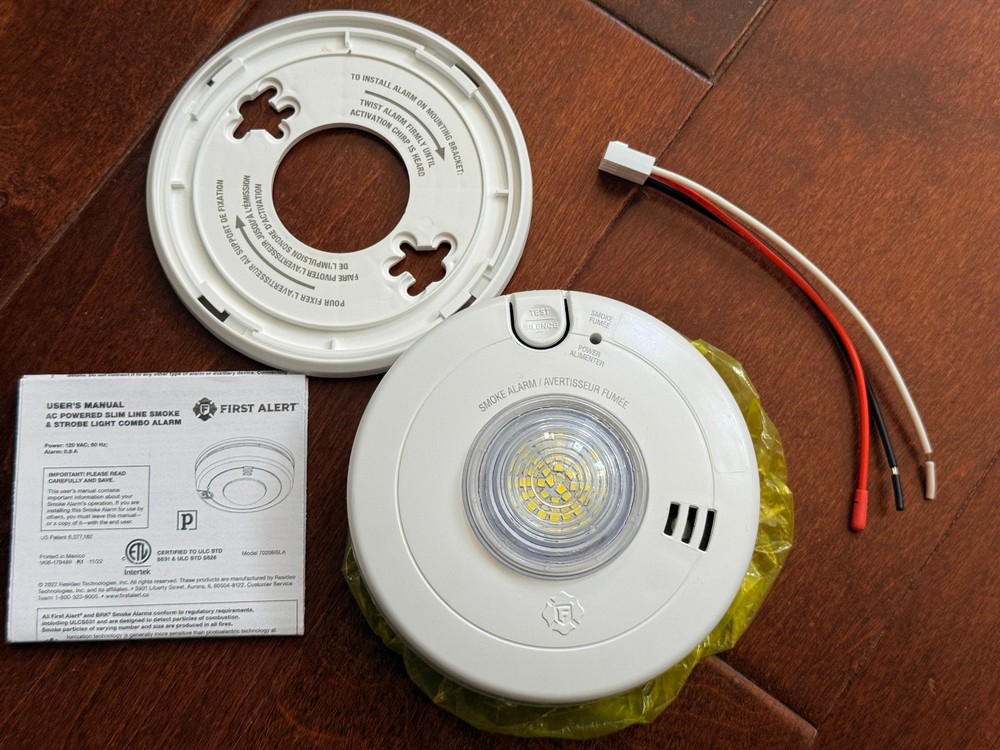 BRK LED Strobe Smoke Alarm Model 7020BSLA
