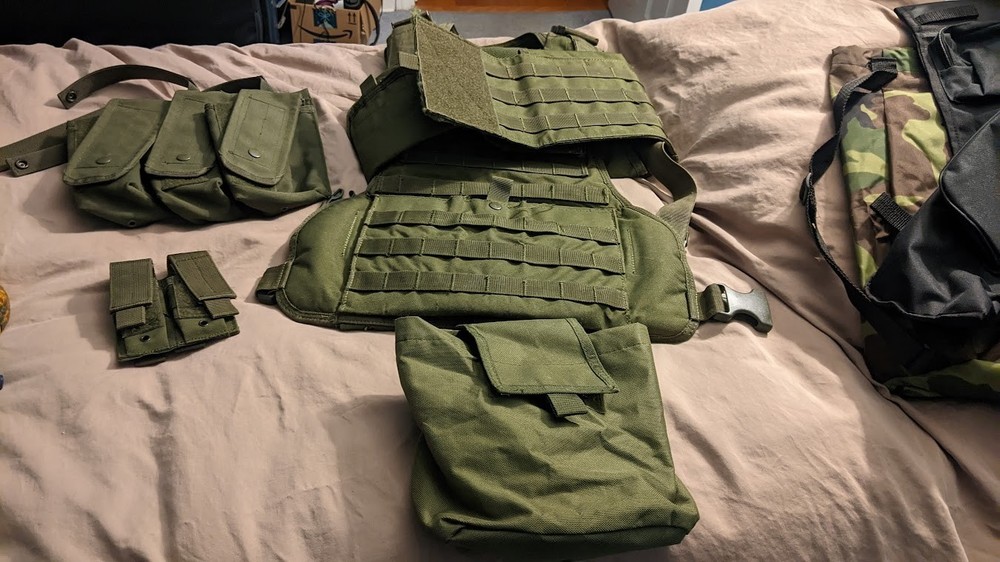 Tactical Gear Lot – Vest, Helmets, etc.