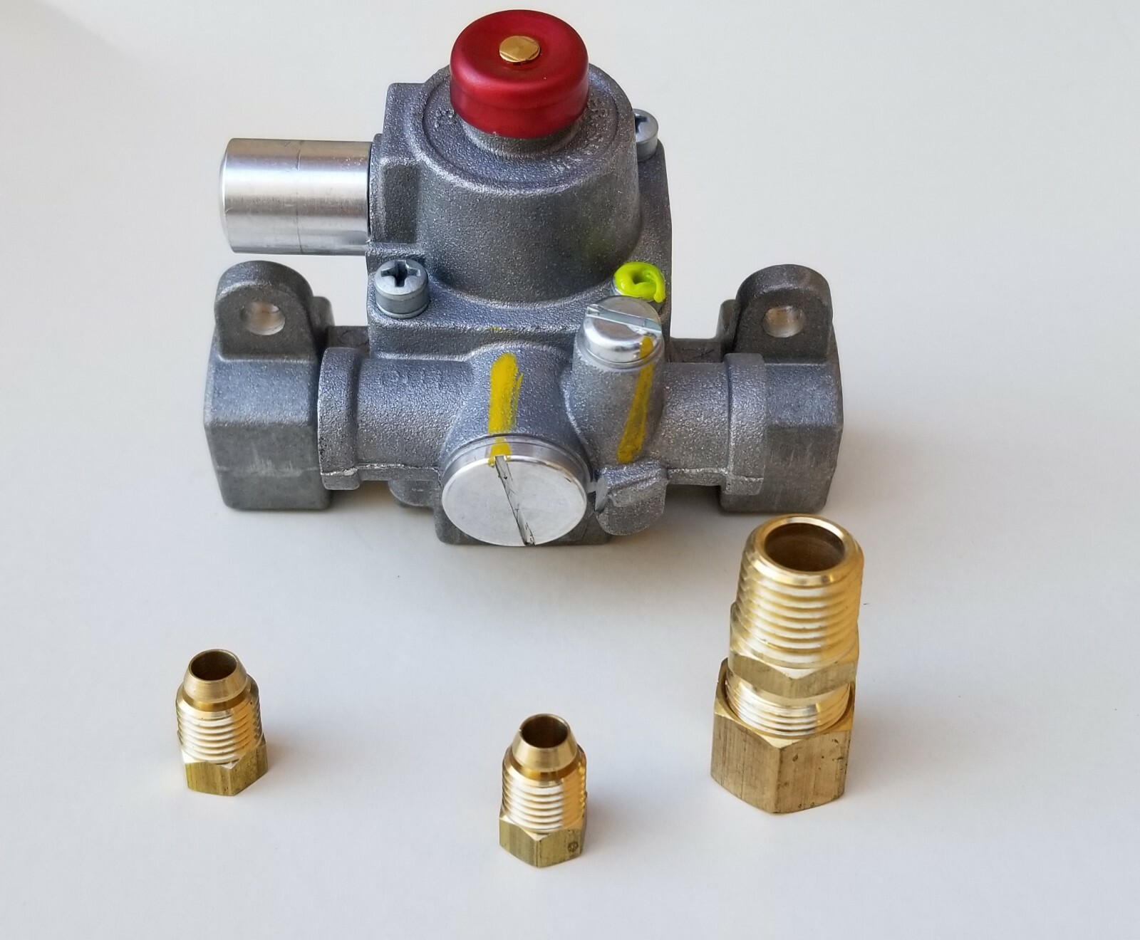 ROBERTSHAW GAS SAFETY VALVE, TSJ pilot inlet-out 3/16" Body in 1/4" (1720-005)