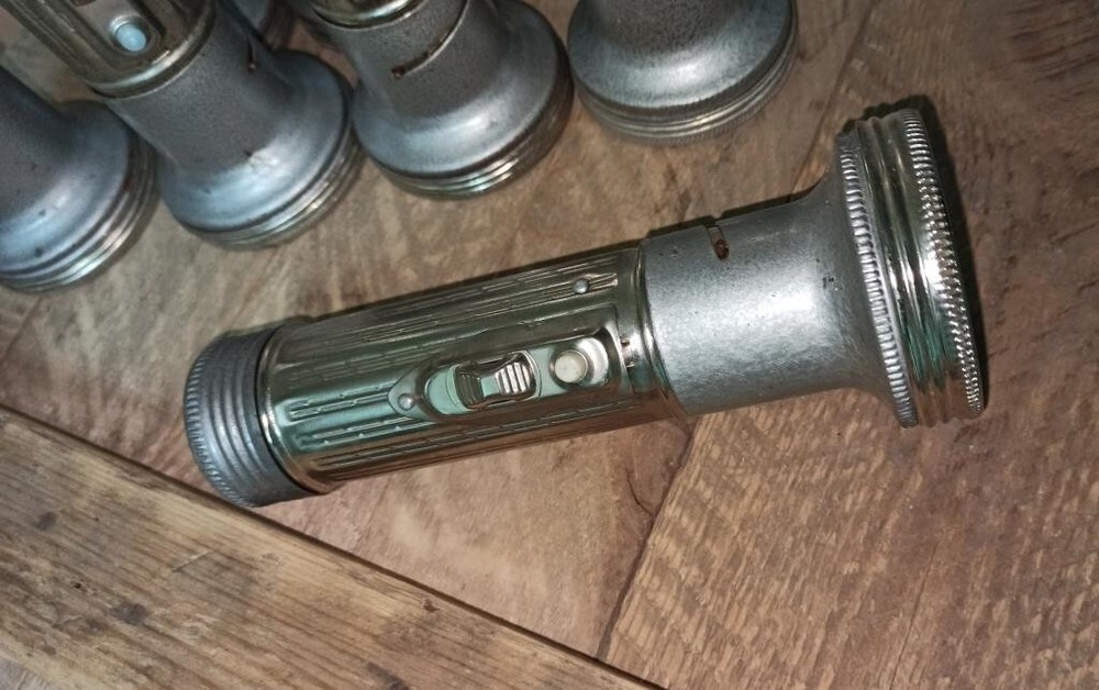 1 pcs USSR Soviet Military Flashlight with Belt Clip Morse Code Button , NEW