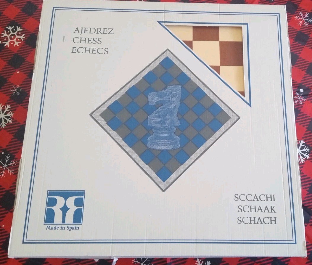 Pro Staunton Weighted Red & Ivory Chess Pieces Set 4 queens & Specialty Board