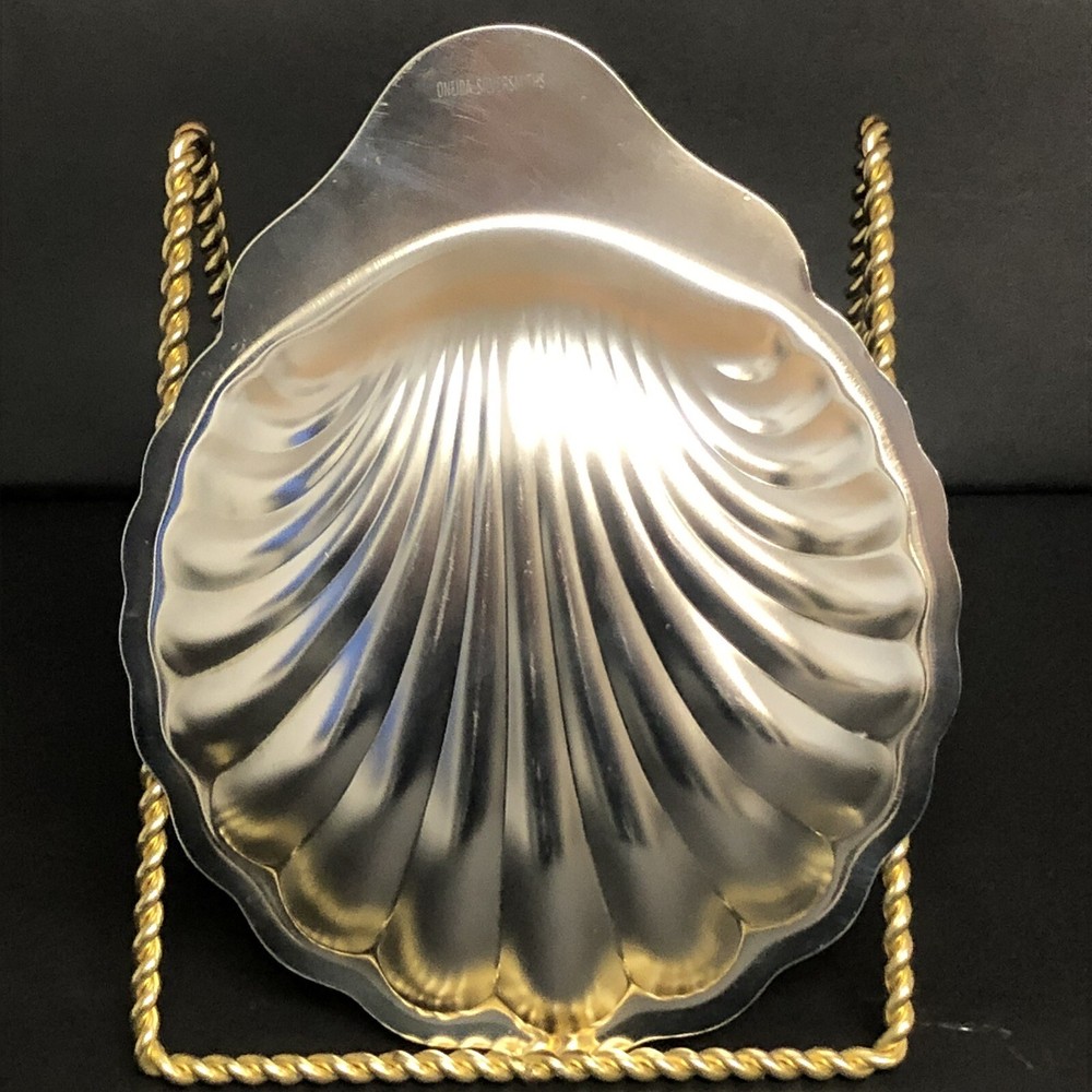 Vintage ONEIDA Silversmith Shell Shaped Candy/Bon Bon Bowl