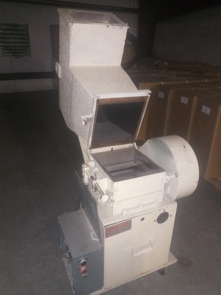 Generic Brand Grinder Granulator Plastic Process Used Condition Unknown OFFER