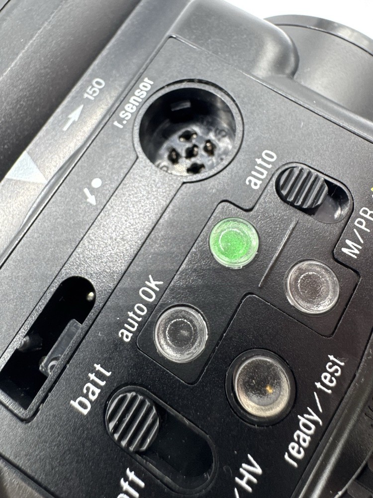 Sunpack Auto 522 Thyristor Handle Mount Camera Flash With Bracket Vintage