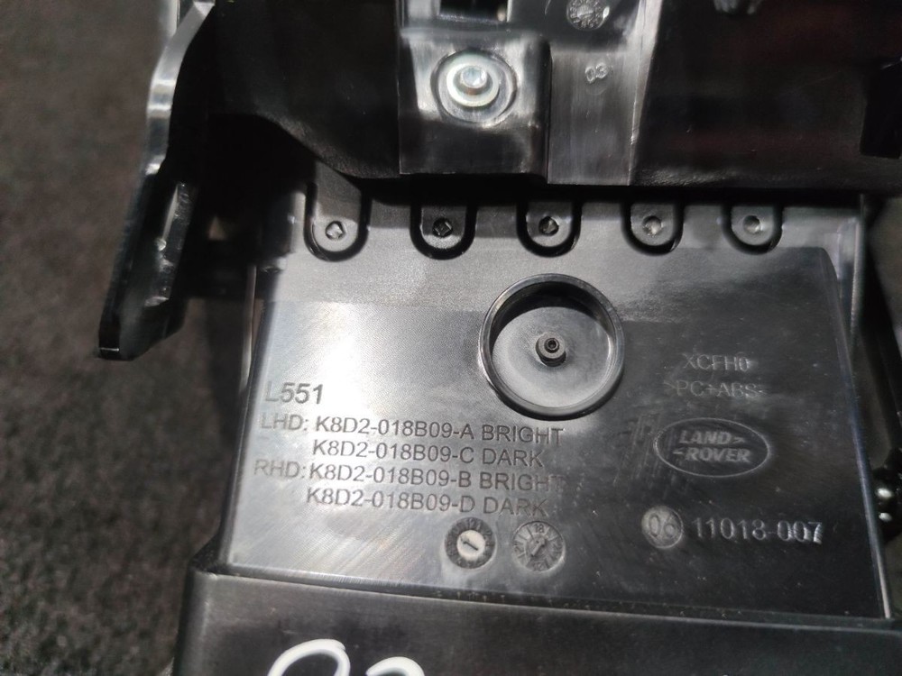 RANGE ROVER EVOQUE L551 FRONT DASH AIR VENT K8D2-018B09