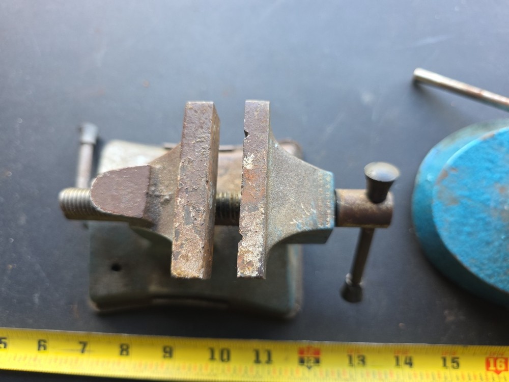2 Vintage Table Top Vises