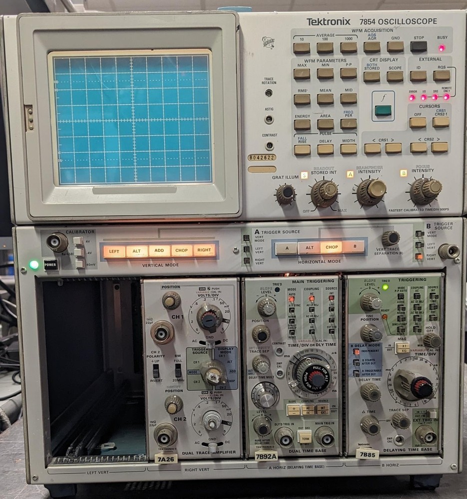 TEKTRONIX 7854 WAVEFORM PROCESSING OSCILLOSCOPE - (POWER TESTED)