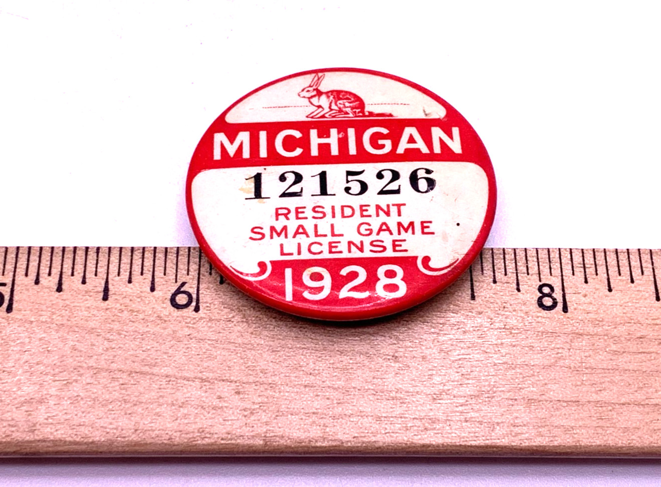 1928 MICHIGAN Resident Small Game Hunting License Pin Button #121526 by W.& Hoag