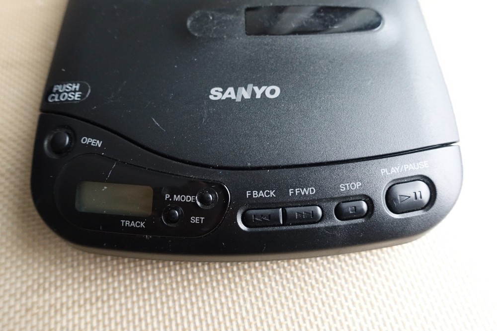 Sanyo BassXpander CDP-31 Portable CD Player