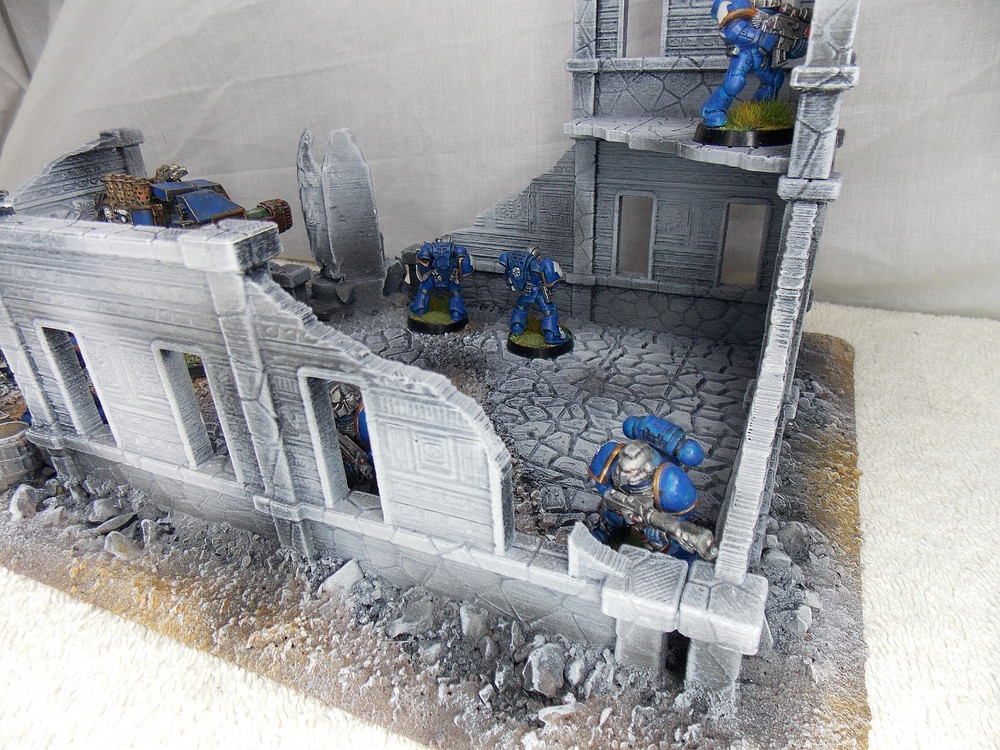 WARGAMING TERRAIN PAINTED BUILDING