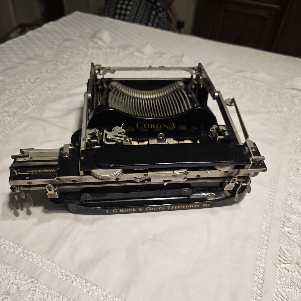 Corona 3 Antique Folding Typewriter With Case