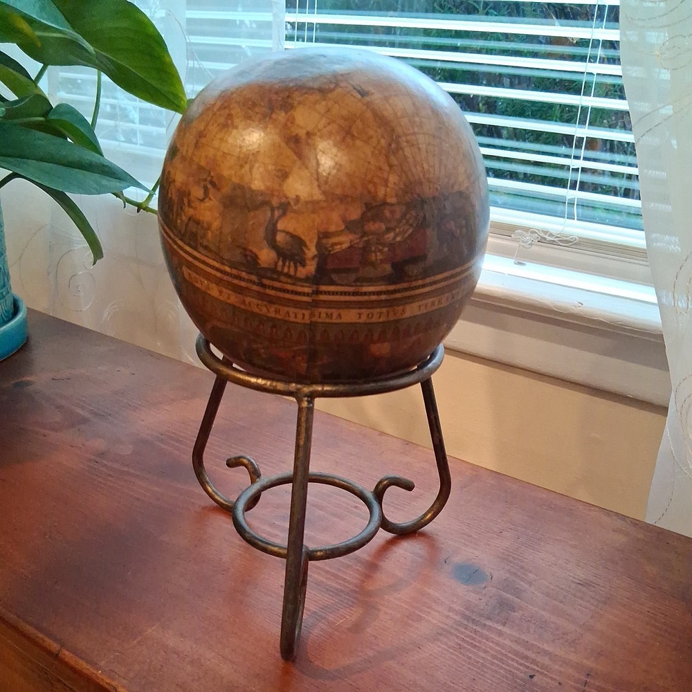 Table Top Metal Globe Decor