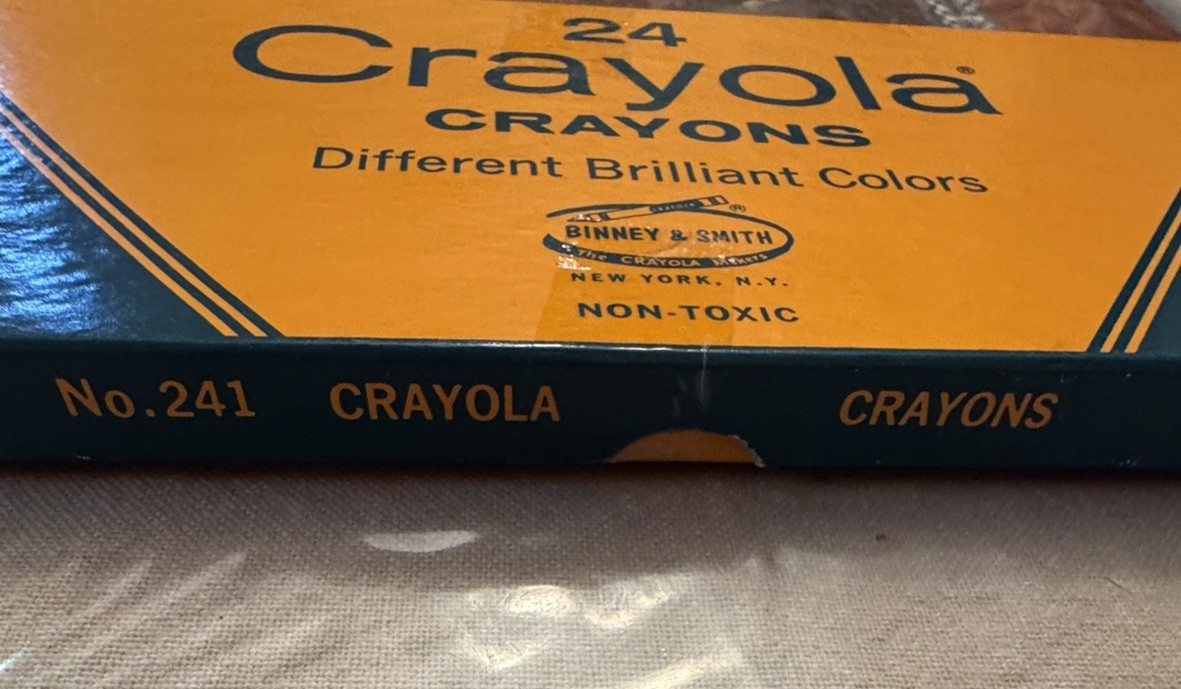 Binney & Smith Crayola Crayons Vintage Flat Box 24 Count No 241 Retired HOF NOS!