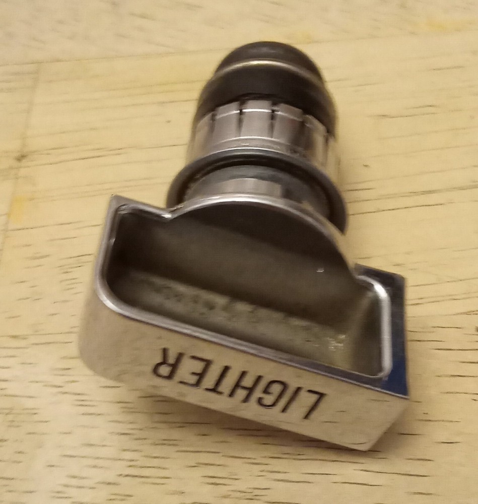VINTAGE CASCO CIGARETTE LIGHTER (CHROME)