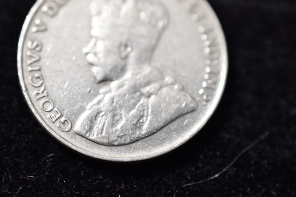 CANADA 1935 5 CENTS COIN