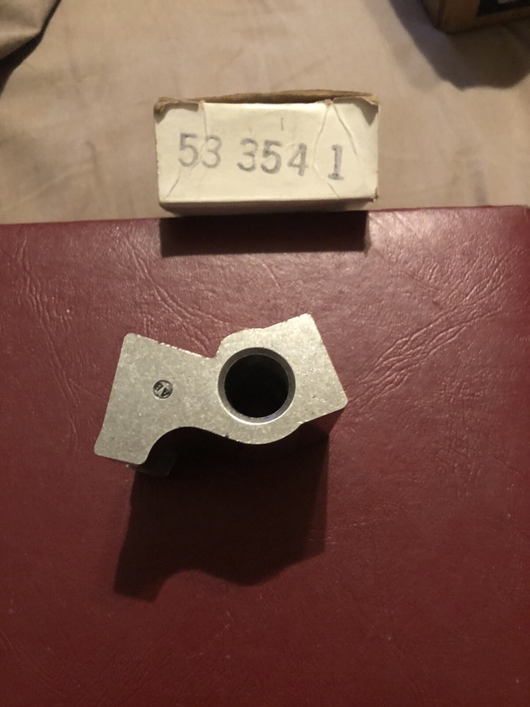 Spicer shift block 53-354-1 CM series transmissions Bracket, shift rod