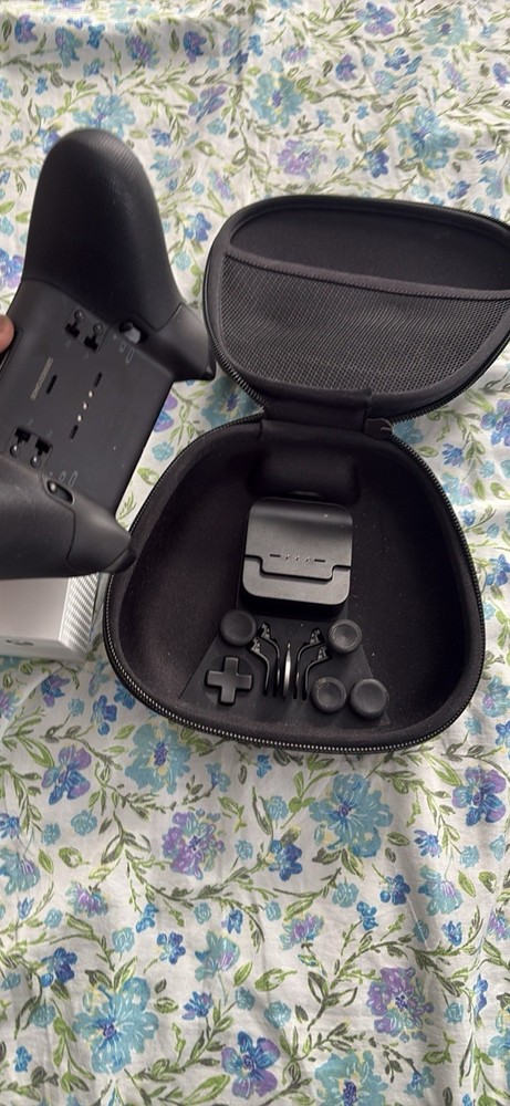 Xbox series s 2tb Bundle elite pro 2 controller