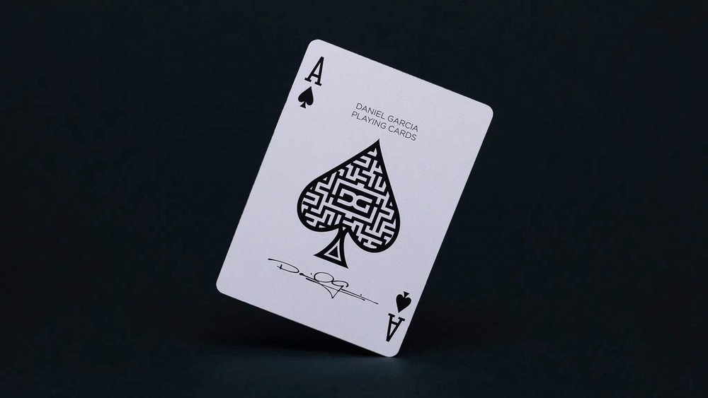 DG Maze Marked Deck by Daniel Garcia