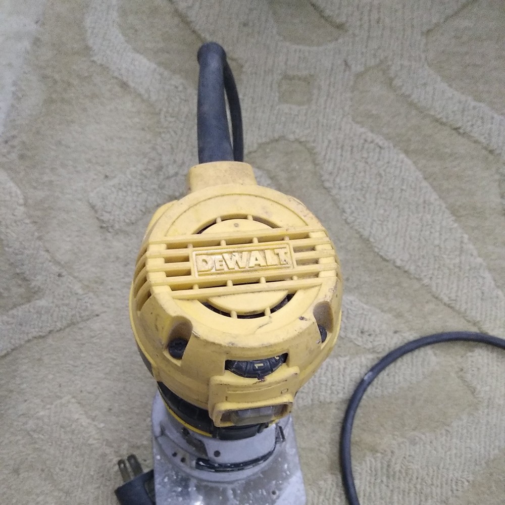 DeWALT COMPACT ROUTER , DWP 611