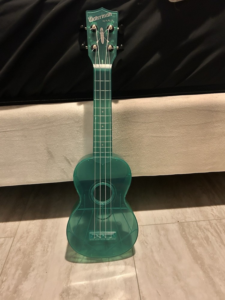 Kala Waterman Transparent Green Ukulele