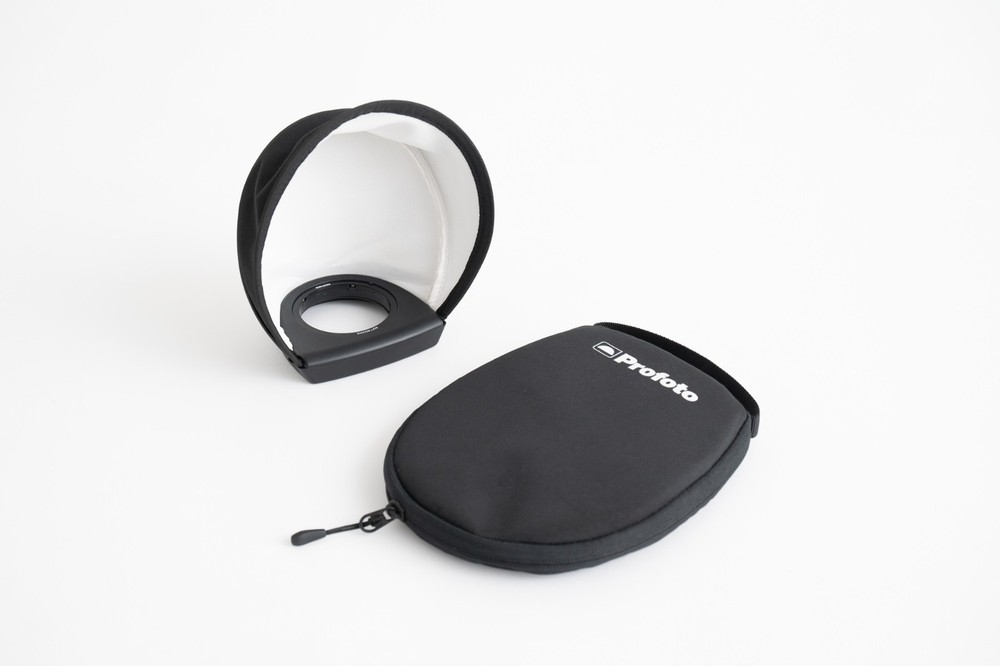Profoto Soft Bounce (mint condition) with bag.