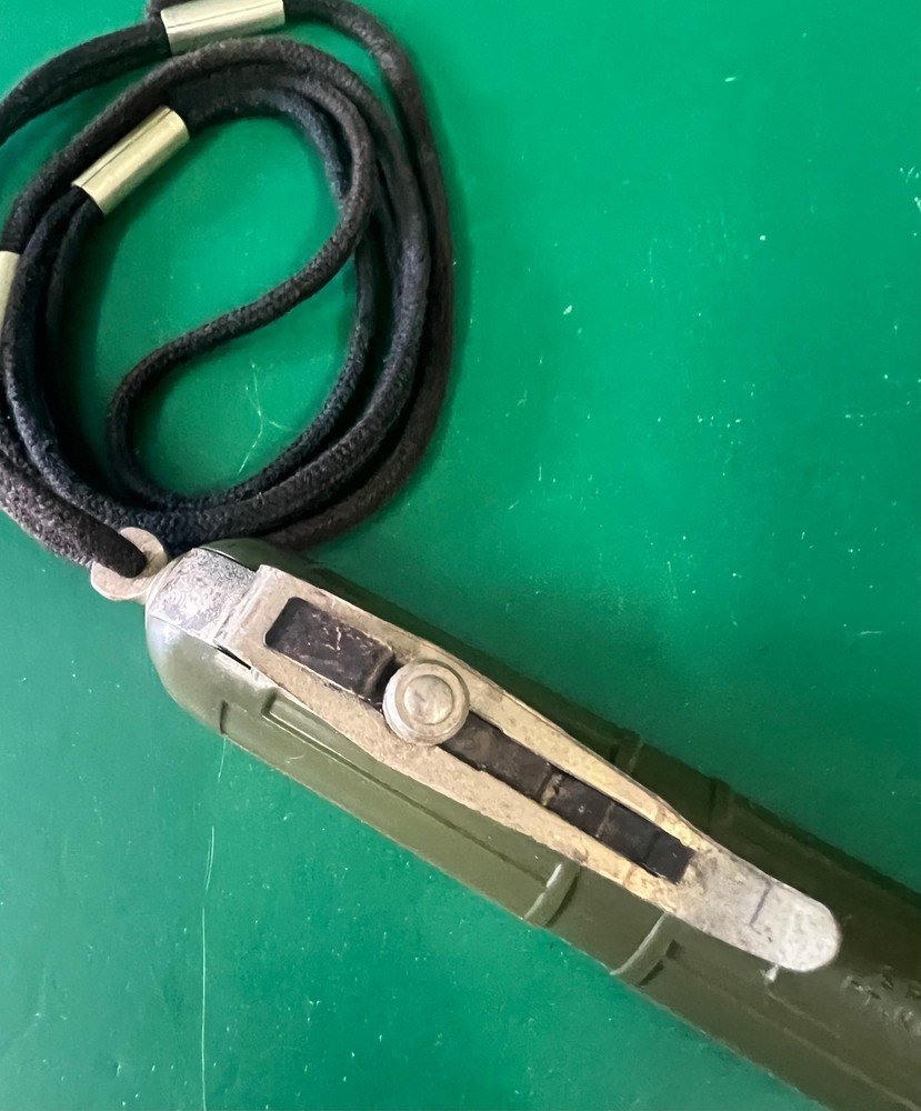 AIR FORCE NAVIGATOR’S TYPE A-6B PENLIGHT W/LANYARD