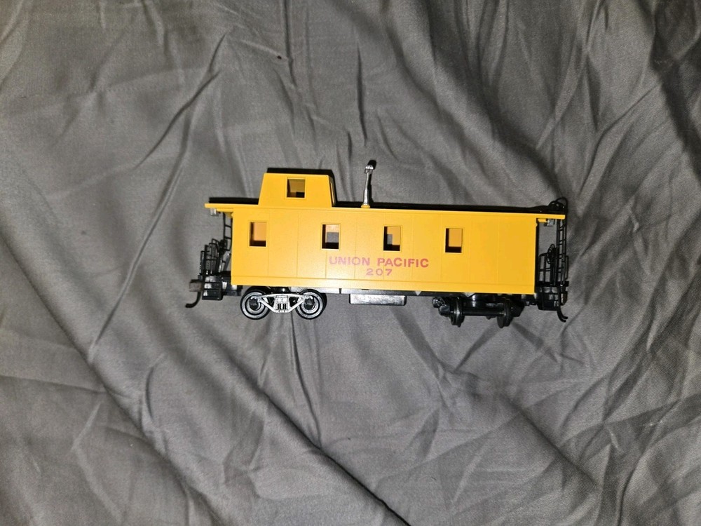 Bachmann Union Pacific 207 Caboose HO Scale