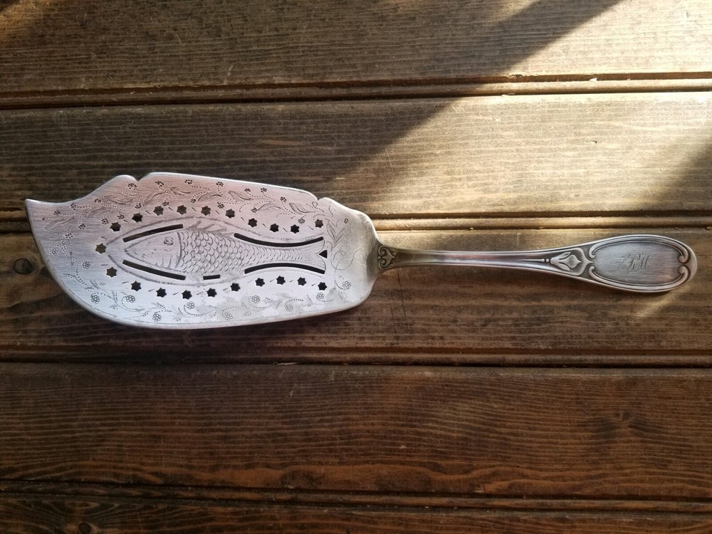 Silverplate  Y S & Co Fish Serving Utensil / Fish Engraved Design