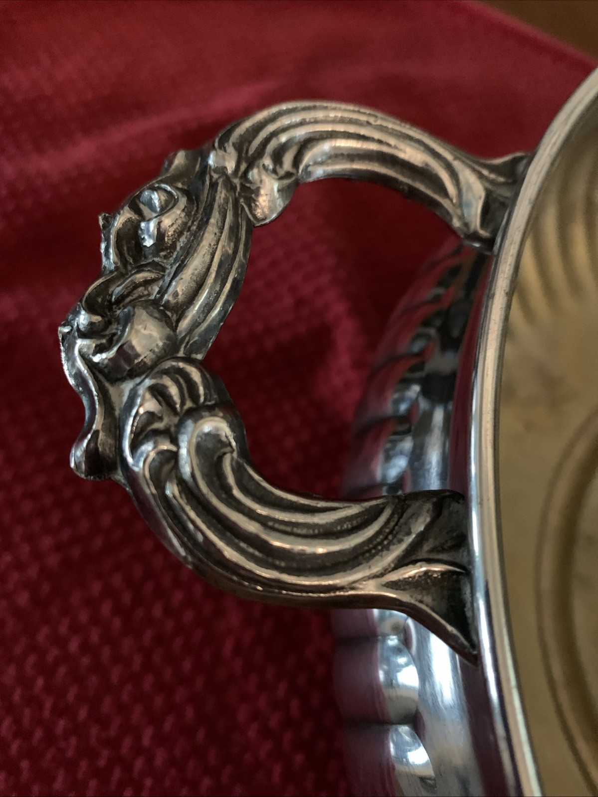 Leonard EP Silver Plated Three Footed Casserole Dish W/handles