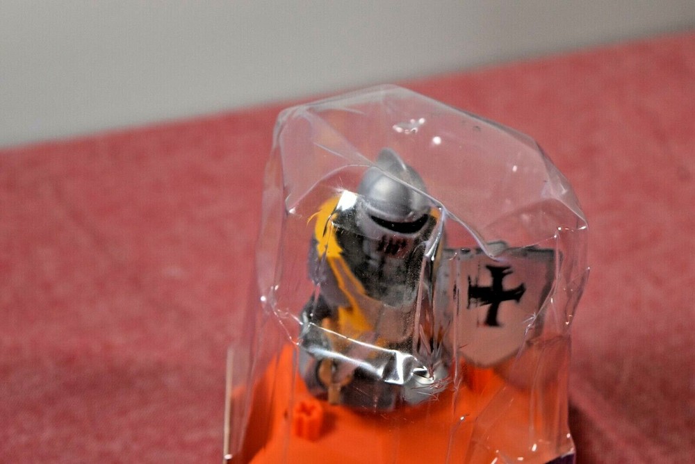 HEXBUG Micro Titans, RC Brawler Bots, The Knight