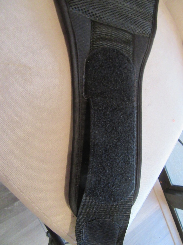 Small-Medium Gold's Gym Weight Lifting Belt in Nice Shape Hook and Loop