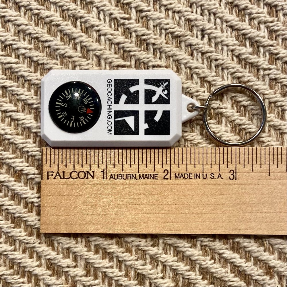 Geocaching.com Logo Compass Keychain Geocache EUC!
