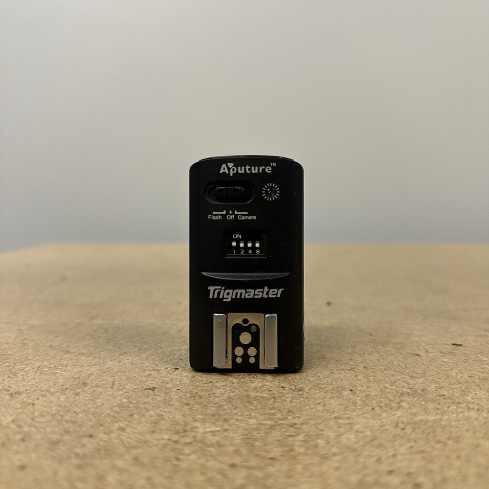 Aputure Trigmaster 2.4G for CANON flash camera used EXCELLENT CONDITION