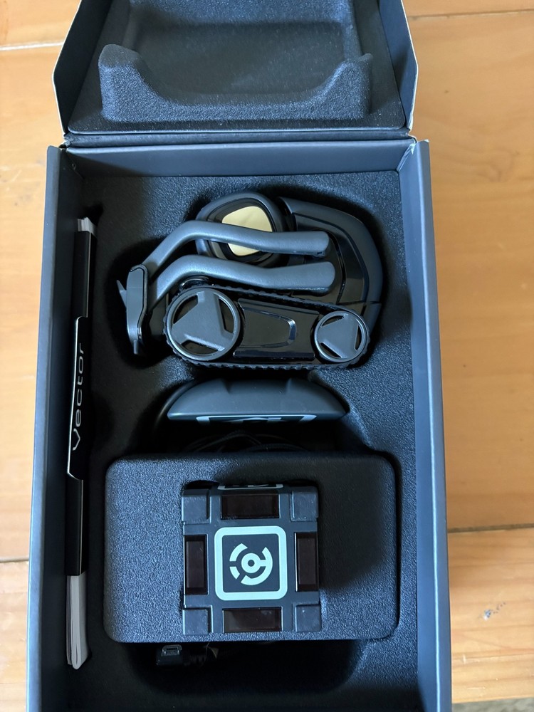 Anki Vector AI Robot with Space Dock – Excellent Condition, Complete Set