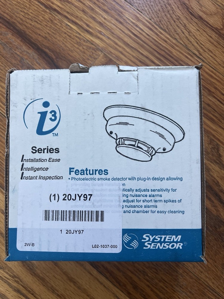 NEW System Sensor 2W-B Two Wire plug-in Photoelectric with Base